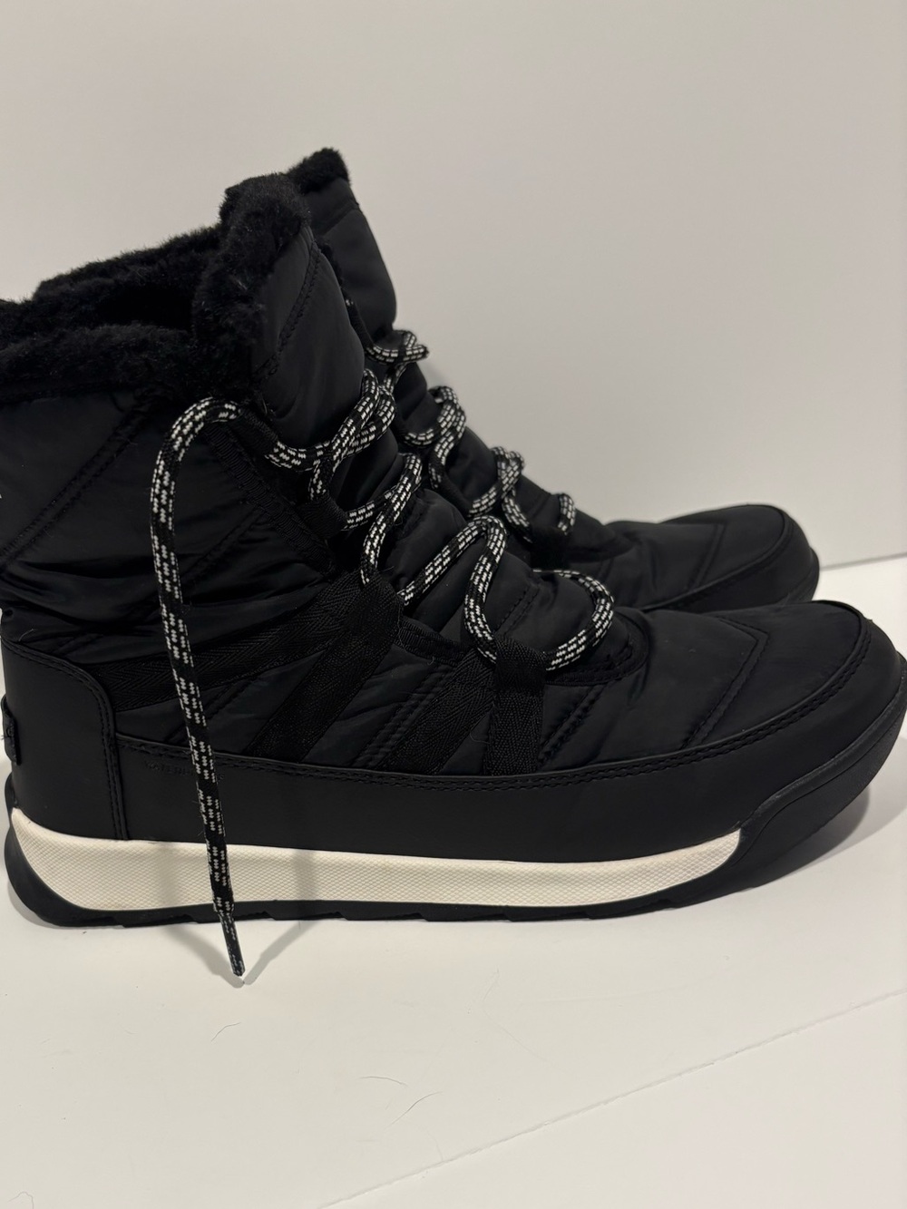 Sorel Whitney II Short Lace Waterproof Women’s Faux Fur lined Boots Size 10.5